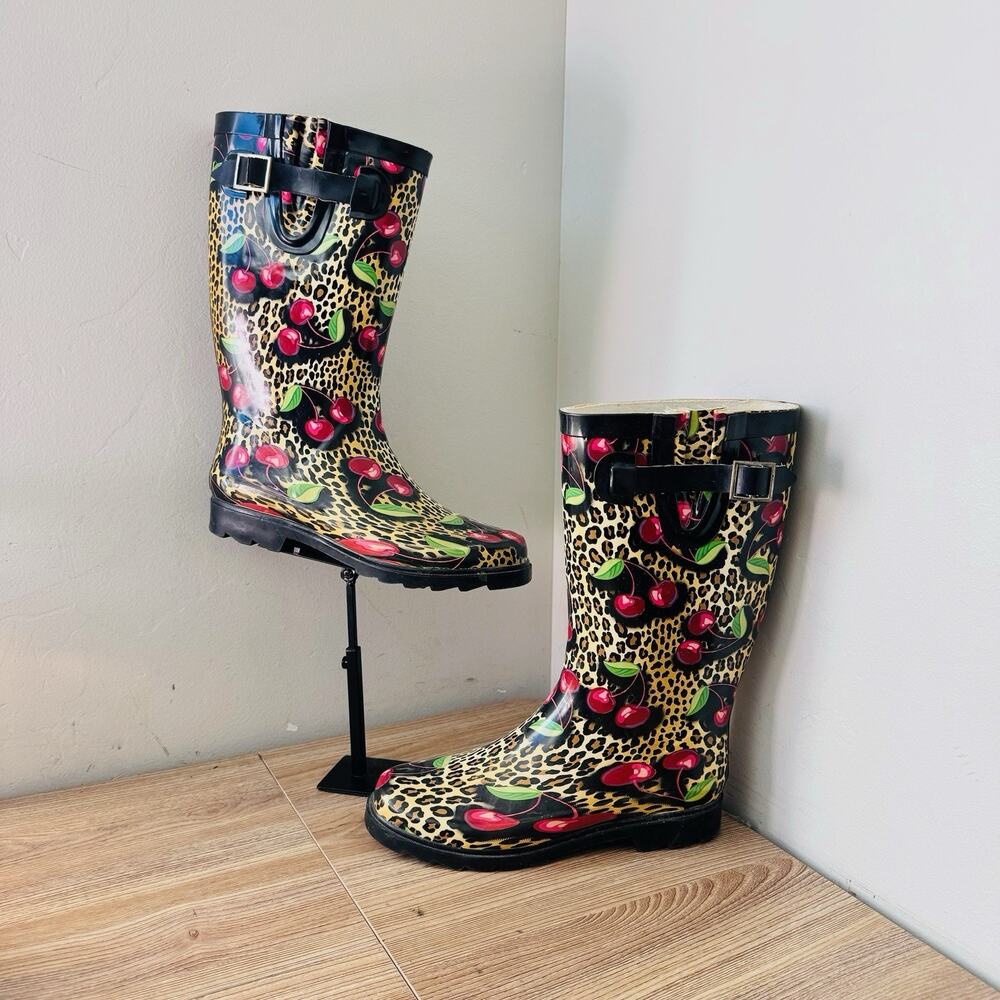 Chooka rain boots Leopard And Cherry Print Women’s Size 9